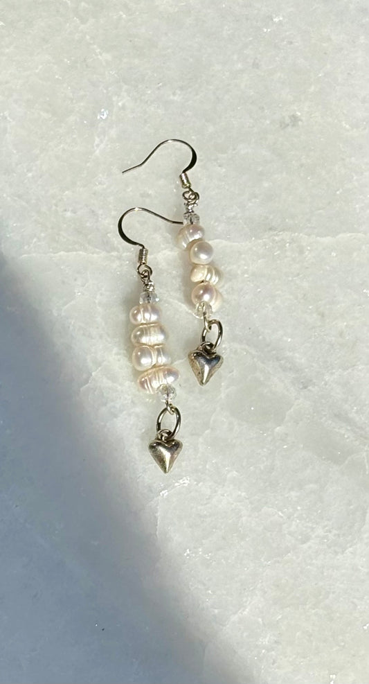 Pearl & Heart dangle earrings